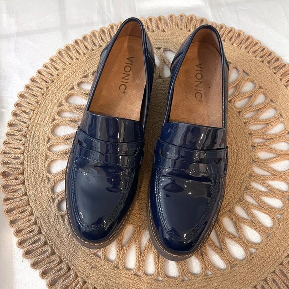 NWOT Vionic Cheryl Penny Loafers Navy Patent Leather Size 6 - Picture 3 of 9
